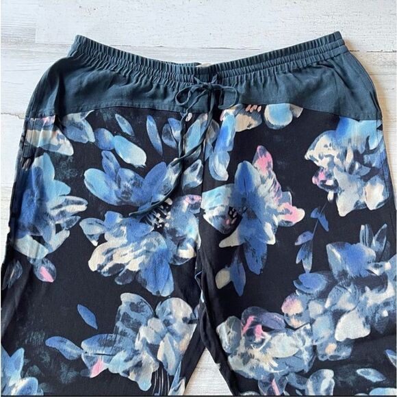 Rebecca Taylor Silk Floral Jogger Pants navy white, Sport chic style 100% silk, - Picture 5 of 13